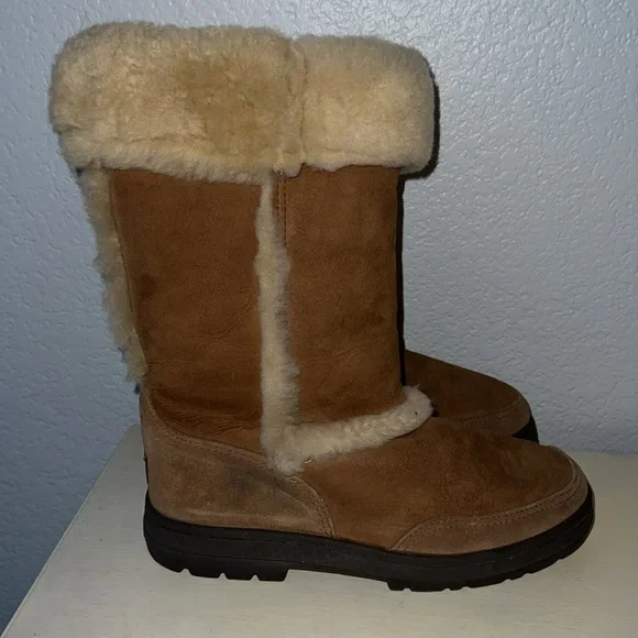 UGG Tall Boots Sz 9 - Picture 2 of 6